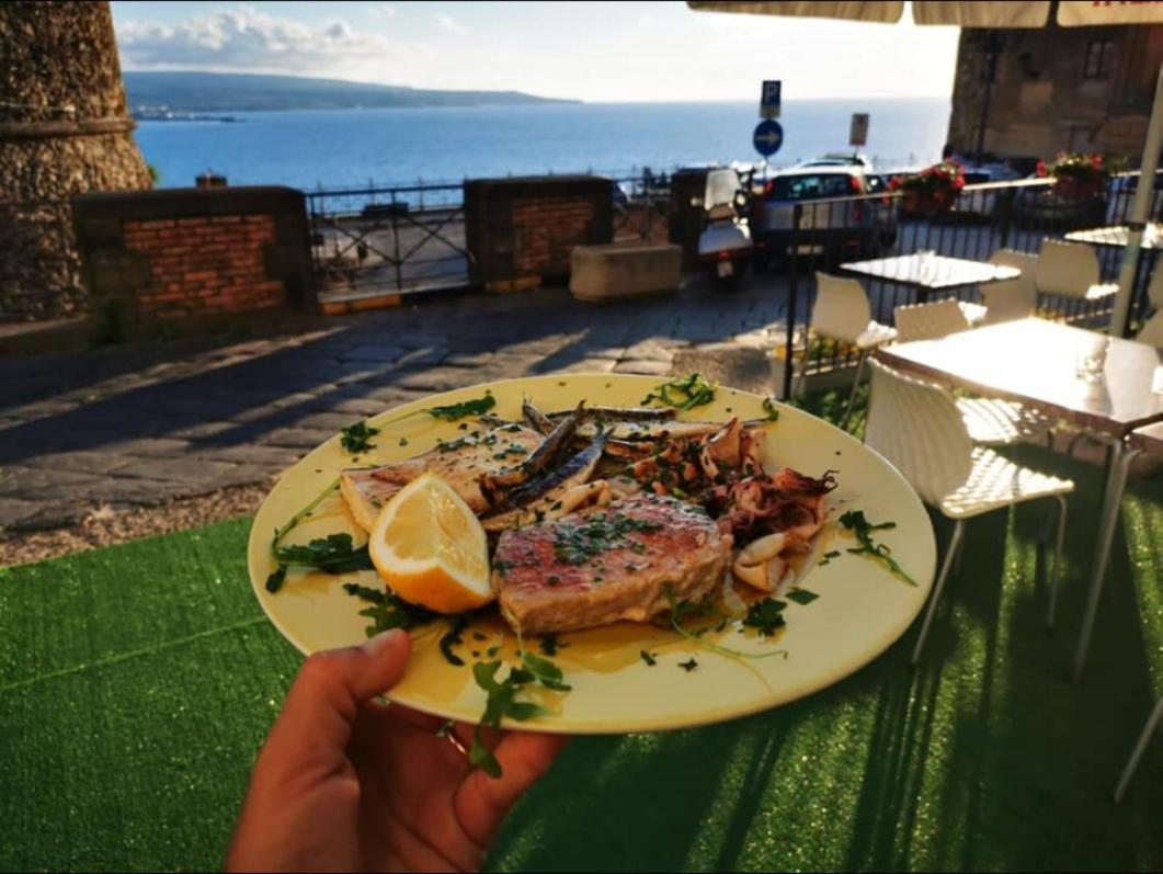 Murat Guesthouse Pizzo  Exteriör bild